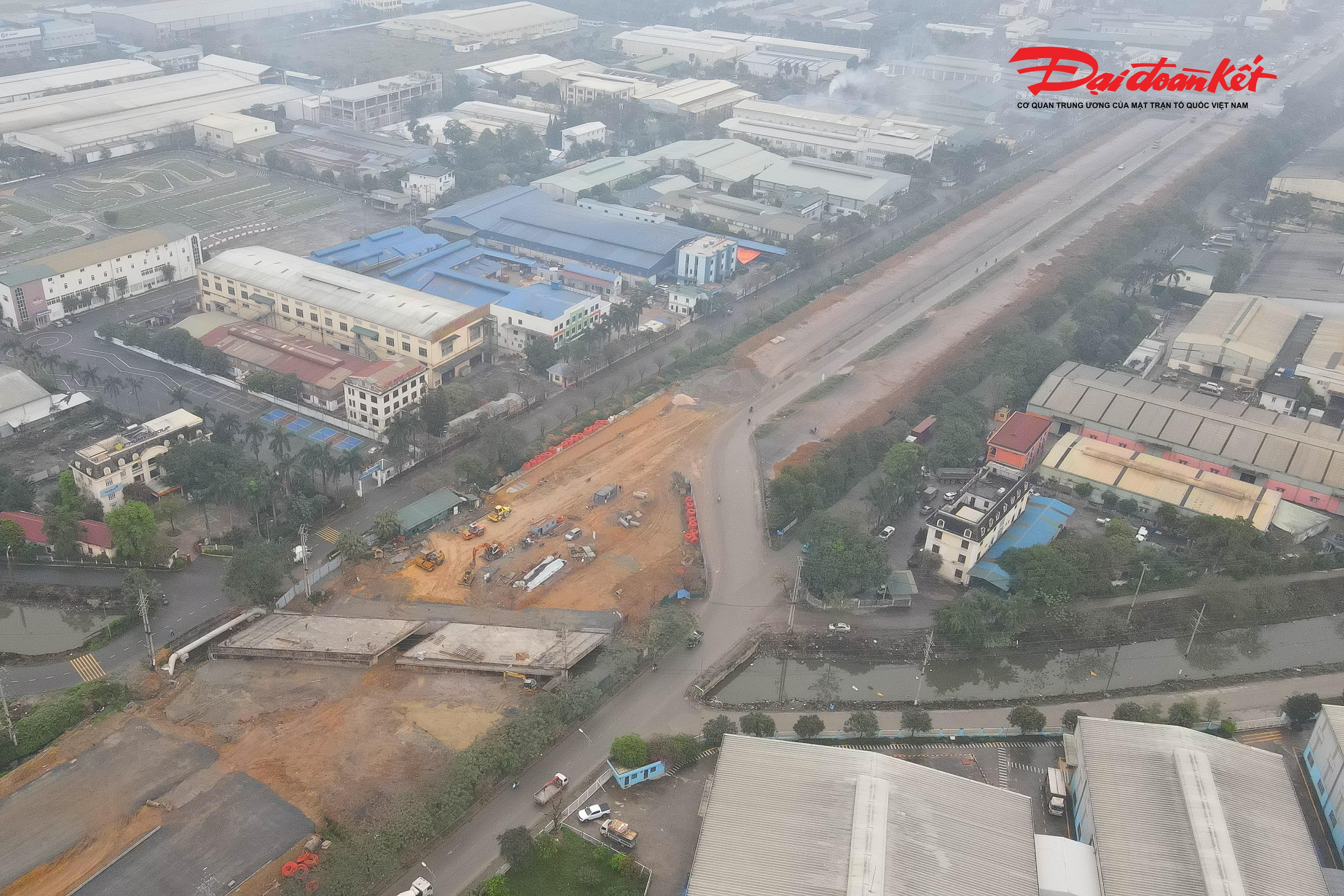 Về công tác giải phóng mặt bằng, Hà Nội đặt mục tiêu hoàn thành toàn bộ trong quý II/2026. Trong đó, phường Kiến Hưng và phường Dương Nội dự kiến hoàn thành trong tháng 4/2026; các phường Phú Lương và Yên Nghĩa hoàn thành trong tháng 6/2026; phường Chương Mỹ cùng các xã Xuân Mai, Phú Nghĩa phấn đấu hoàn thành trong tháng 6/2026.