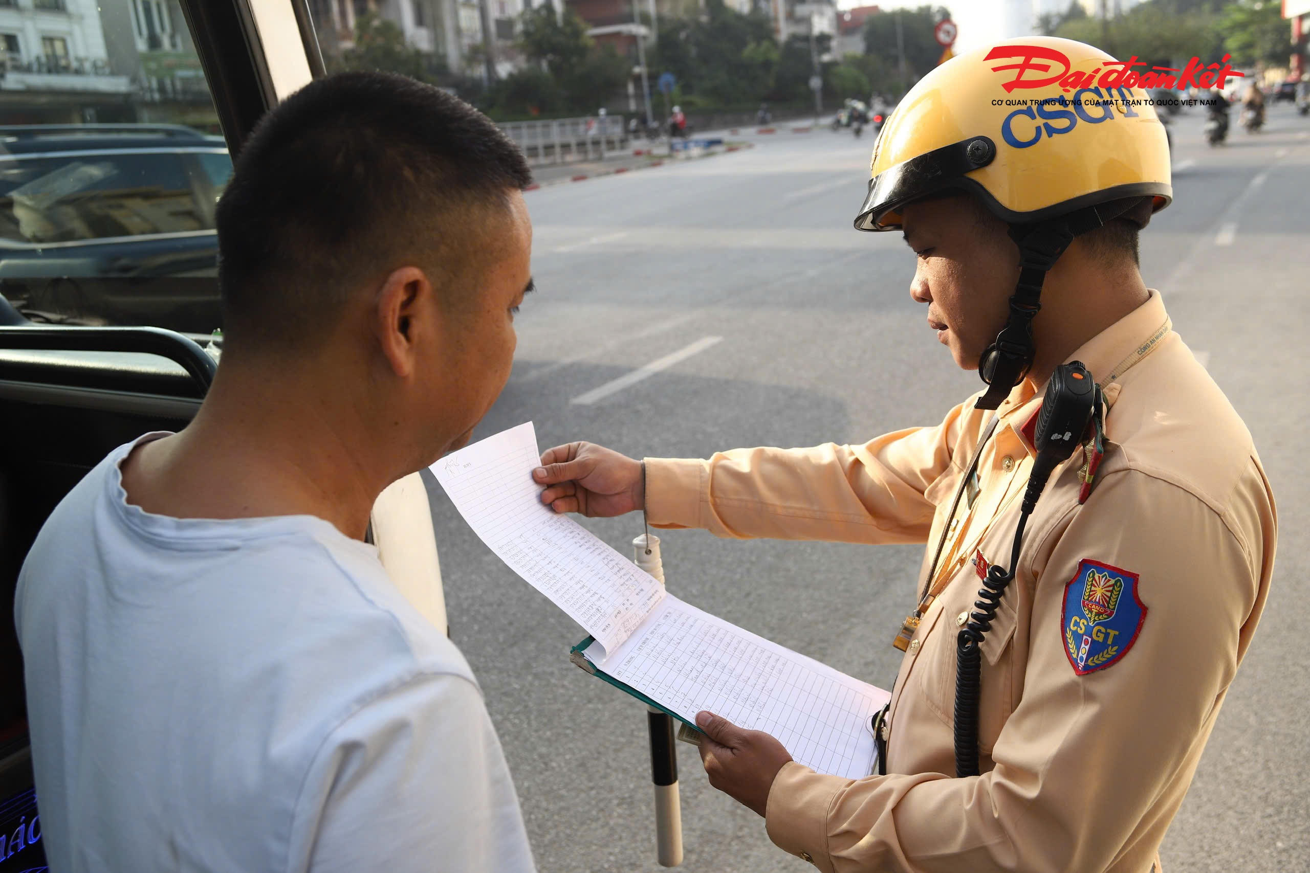 Theo thống kê, từ ngày 15/2/2026 đến 15/3/2026, Đội Cảnh sát giao thông đường bộ số 1 đã xử lý 141 trường hợp xe khách vi phạm, tổng số tiền phạt 108 triệu đồng. Trong đó có 140 trường hợp vi phạm lỗi dừng, đỗ không đúng quy định và 1 trường hợp đi vào đường cấm.