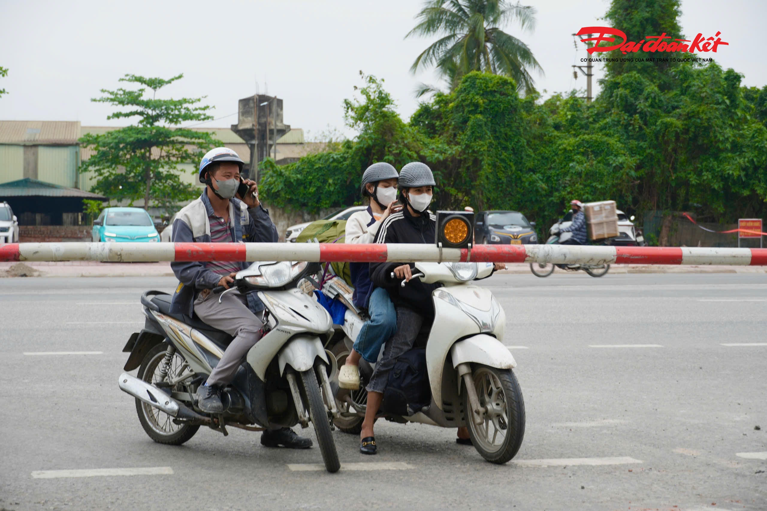 Việc xóa bỏ các lối đi tự phát, kết hợp với tăng cường tuyên truyền và xử lý vi phạm đã góp phần giảm thiểu nguy cơ tai nạn giao thông đường sắt trên địa bàn. Tuy nhiên, theo cơ quan chức năng, tai nạn đường sắt có thể xảy ra bất cứ lúc nào và thường để lại hậu quả đặc biệt nghiêm trọng. Vì vậy, bên cạnh sự vào cuộc của các lực lượng chức năng, ý thức chấp hành pháp luật của người dân vẫn là yếu tố then chốt để bảo đảm an toàn giao thông.