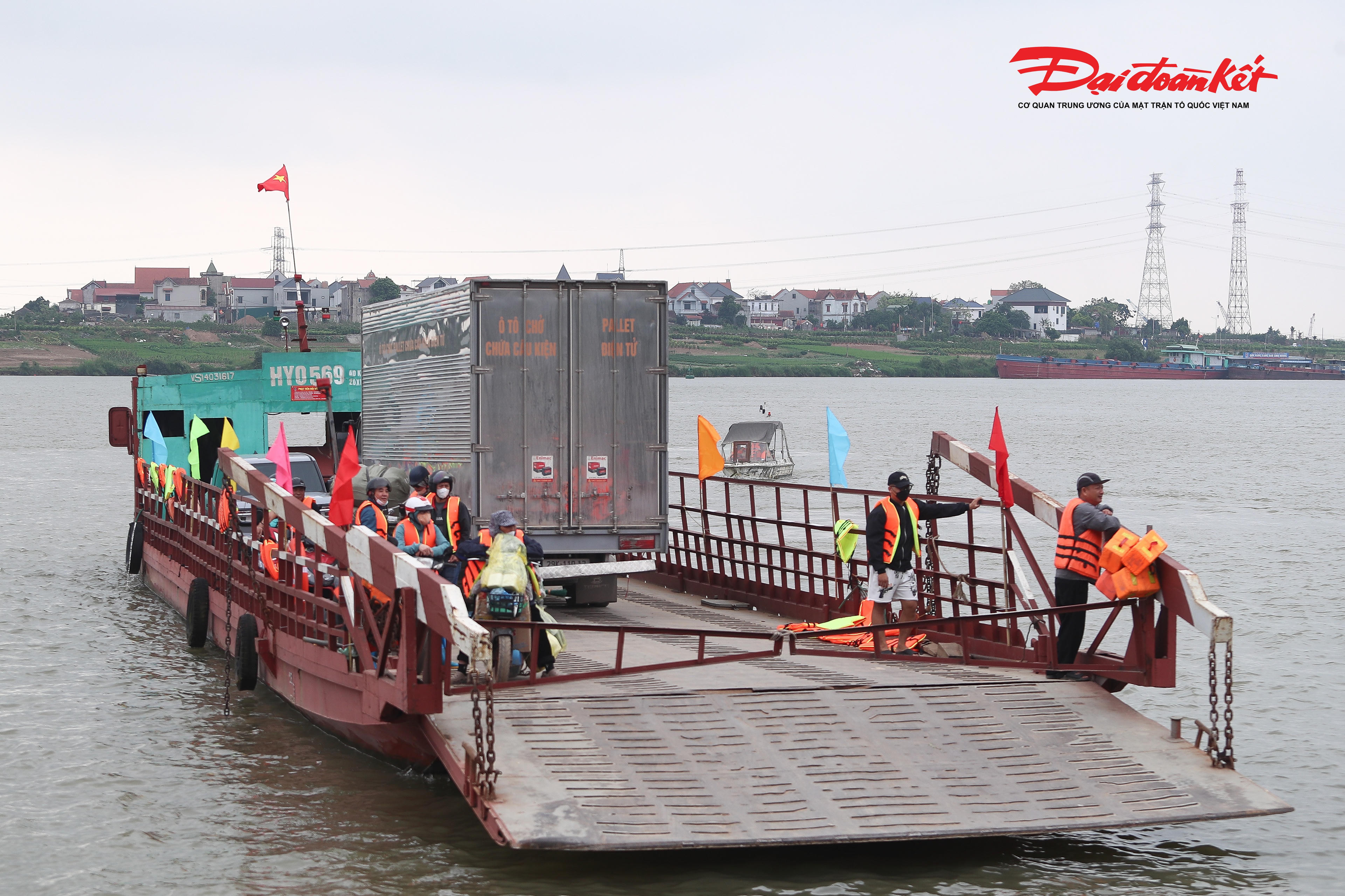 Theo đại diện Ban quản lý bến khách, sau khi triển khai mô hình, ý thức chấp hành của chủ phương tiện và hành khách đã được nâng lên rõ rệt; hoạt động vận chuyển hành khách đi vào nền nếp, an toàn hơn.