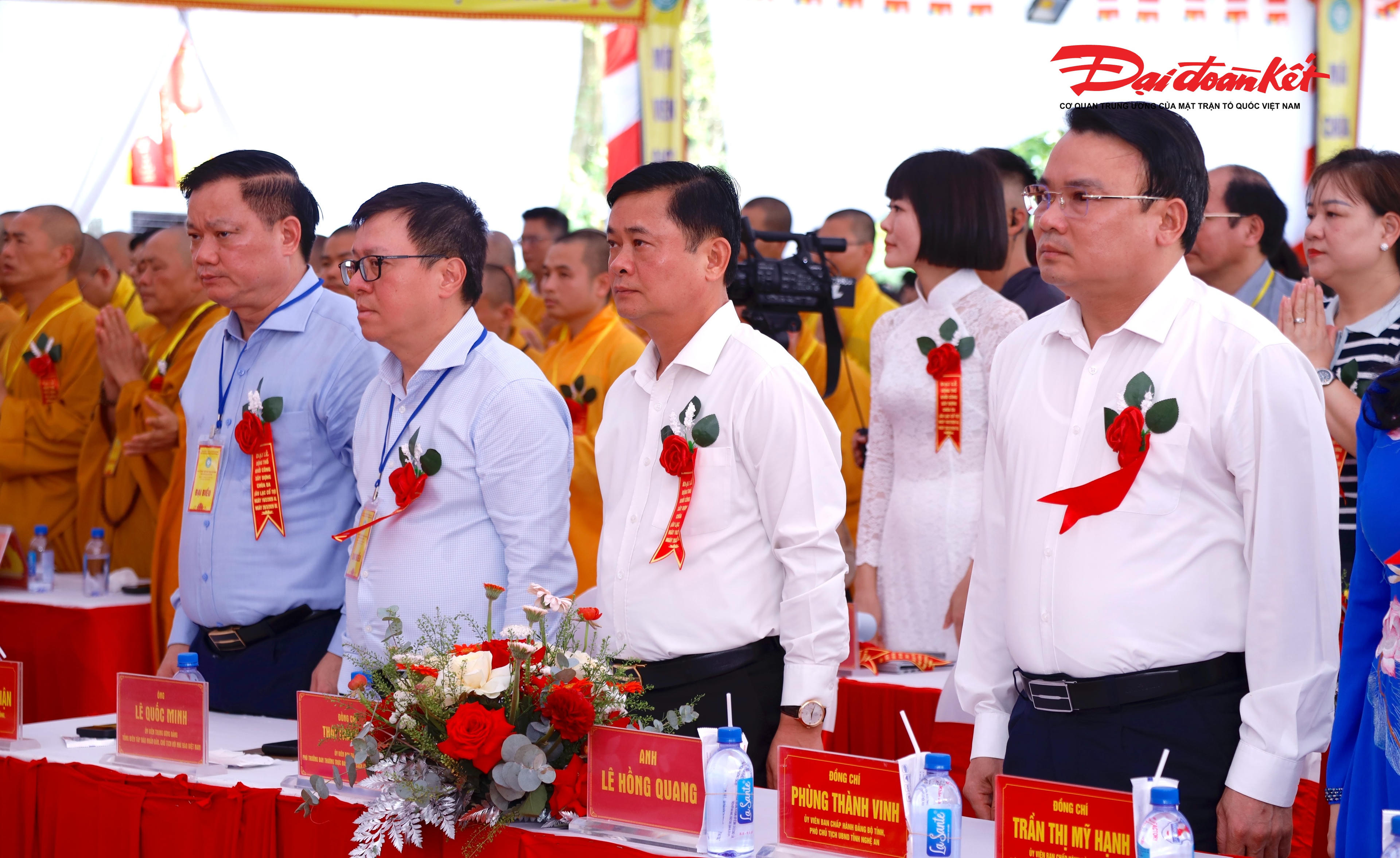 Đại biểu Trung ương và địa phương tham dự lễ khởi công chùa Da. Ảnh: ĐB