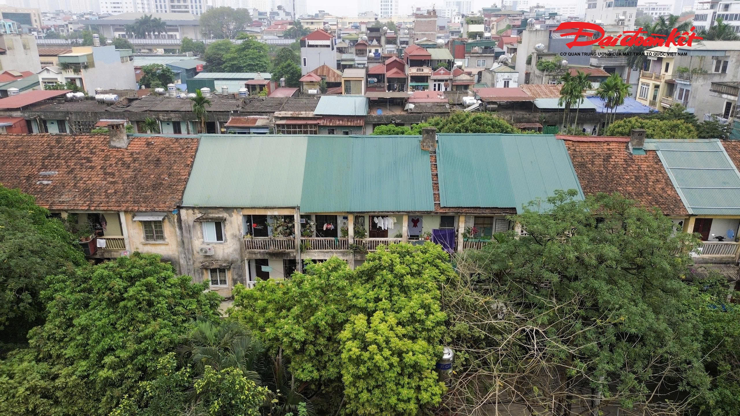Nằm trên đường Lê Hồng Phong, khu tập thể 3 tầng được xây dựng trong giai đoạn 1970-1985 hiện đã xuống cấp nghiêm trọng sau gần nửa thế kỷ sử dụng.&nbsp;