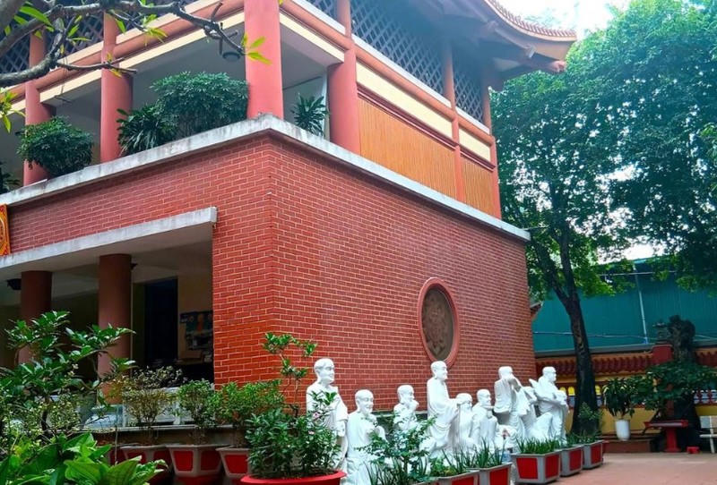 Một góc chùa Yên Phú.