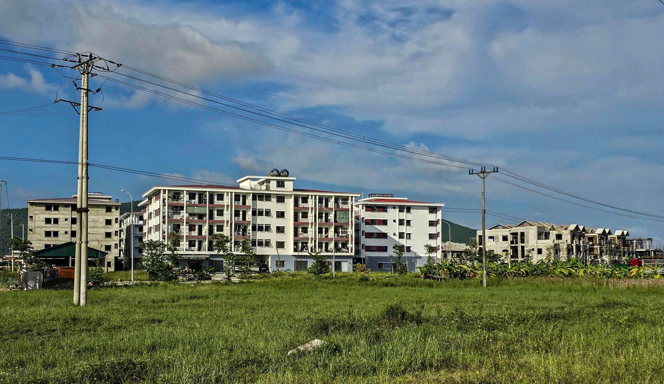 Khu NƠXH KT Home do Công ty CP Địa ốc Kim Thi làm chủ đầu tư có vị trí gần KCN Nam Cấm (Nghệ An).
