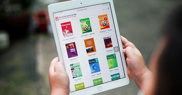 Chuyển thể sách giáo khoa bản in sang điện tử