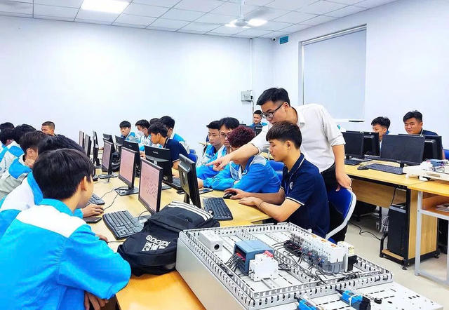 [PODCAST] Thuận lợi trong liên thông giữa trung học nghề, trung cấp, cao đẳng và đại học