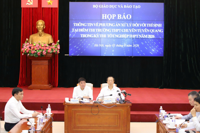 [SHORT] Vụ gian lận thi cử ở Tuyên Quang: Tổ chức thi lại cho toàn bộ thí sinh điểm thi Trường THPT Chuyên