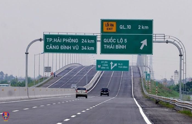 [SHORT] Cục CSGT đề nghị thí điểm “làn vượt xe” trên cao tốc 