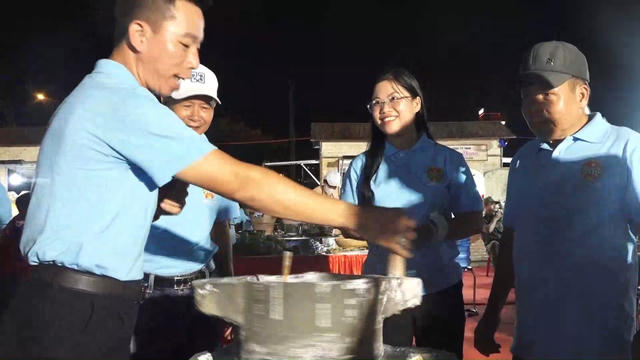 Thi đổ bánh xèo tại “Chợ phiên – Làng trong phố”
