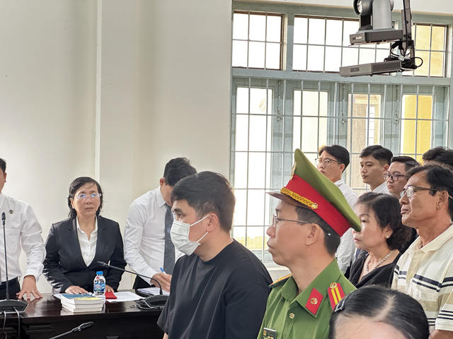 Tiếp tục hoãn xét xử vụ tài xế gây tai nạn làm nữ sinh tử vong ở Vĩnh Long
