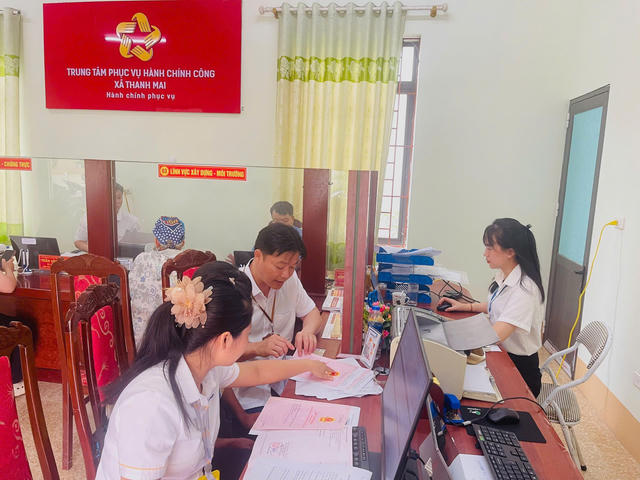 [SHORT] Cán bộ, công chức cấp xã được hưởng phụ cấp công vụ cao nhất 55%